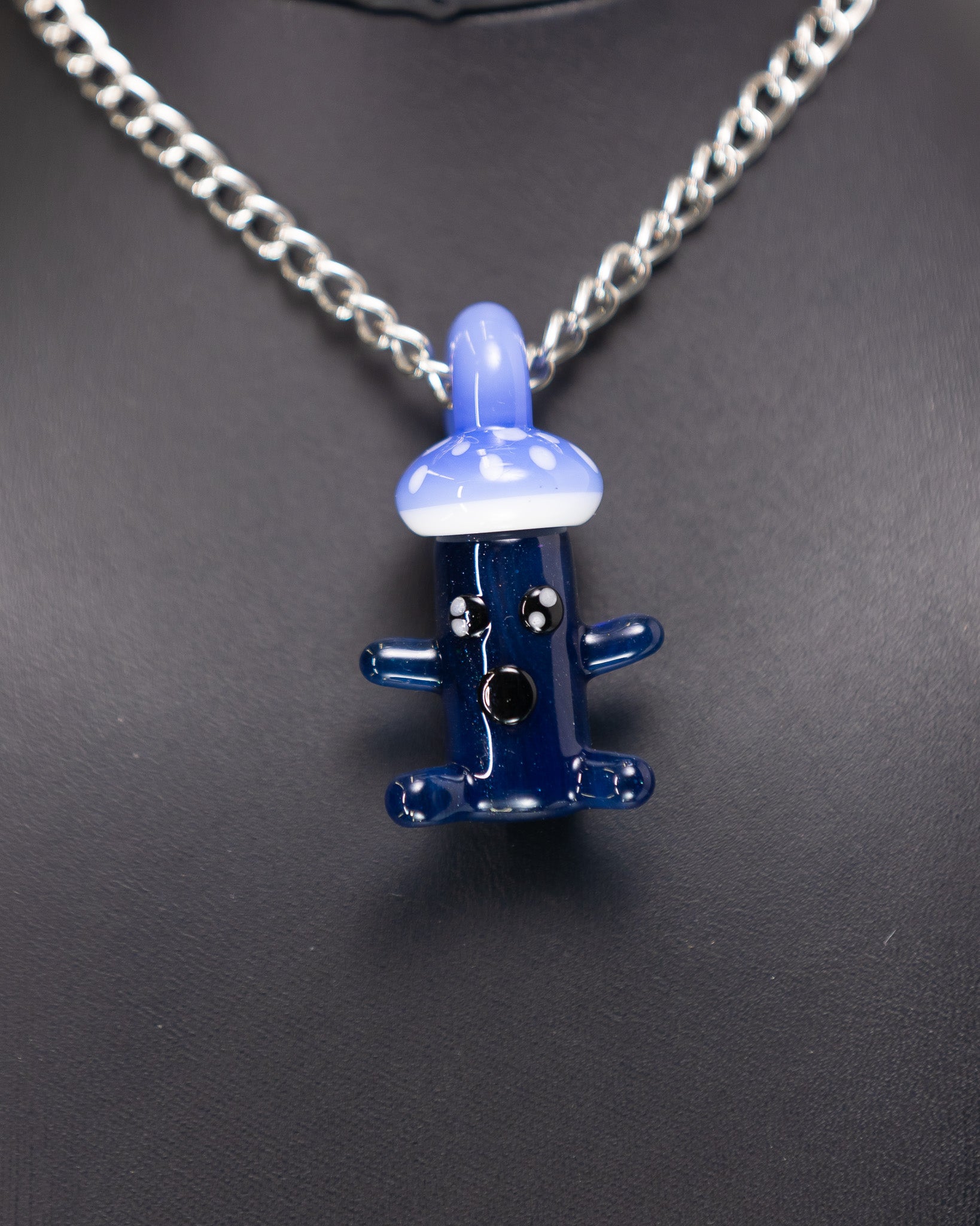 Alexander the Great - Mushy Pendant - Blue